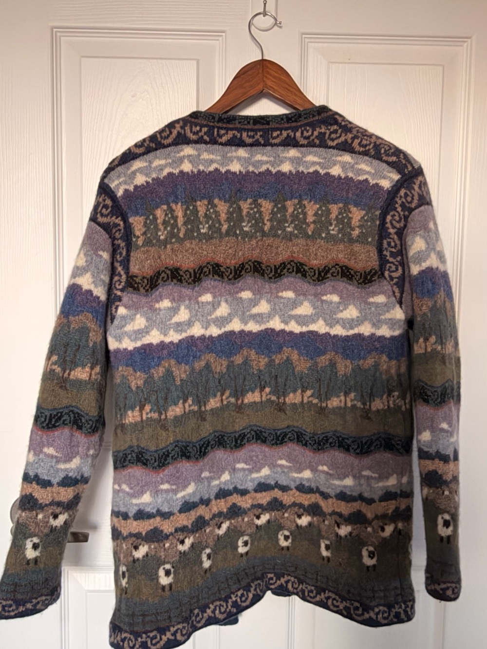 Icelandic Design wool jacket - Picture 2 of 4
